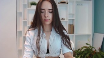 crownpie – new cam girl takes off bra
